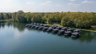 Ontspannen in een Havenlodge bij de Mookerplas