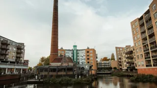 17:30 uur: Uit eten op het water bij Kreta Almelo