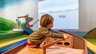 Lezen en spelen in het Kinderboekenmuseum in Den Haag