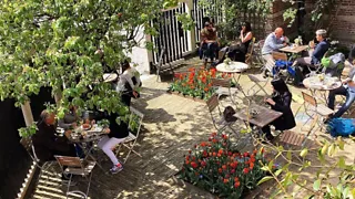Verstopt in de Oude Kerk: De Koffieschenkerij, Amsterdam