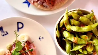 Brunchen in een knalroze fabriek bij restaurant van Aken in Den Bosch