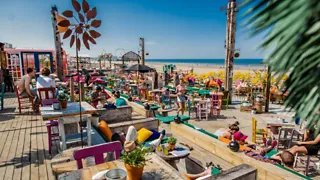 Geniet van de zon bij Beachclub Indigo
