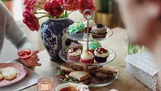 Coffeelicious Bakery in Dordrecht: tafel vol zelfgemaakt lekkers