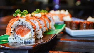 Sushi eten bij Izakaya Tanuki in Amstelveen en Amsterdam