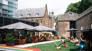 13:00 uur: Lunchen bij Café Centraal