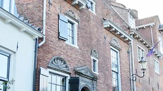Wandel langs de Muurhuizen