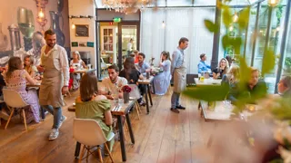 Van wijnbar tot winkel: proef het Vliegendt Hert