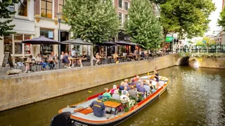 11:00 uur: Relax tijdens een rondvaart door Leeuwarden