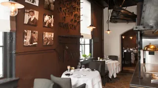 Chique uit eten in een voormalige hoefsmederij in Zwolle: Restaurant Poppe
