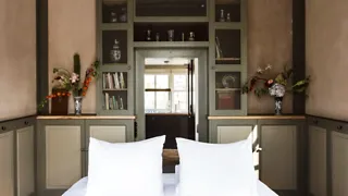 Romantisch overnachten in een brugwachtershuisje