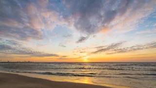 Met de metro en vertoeven bij Hoek van Holland Strand
