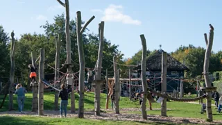Bijzondere dieren ontmoeten bij Dierenpark Hoenderdaell in Anna Paulowna