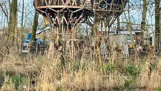 Spelen bij de Speeldernis in Rotterdam