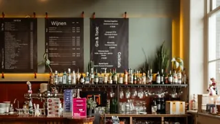 17:30 uur: Hapje eten bij Café Fabriek