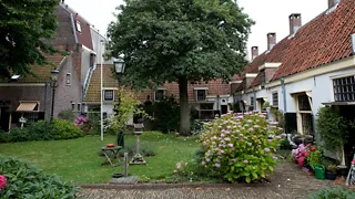 Wandel langs de verborgen hofjes van Haarlem