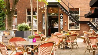 17:30 uur: Uit eten in restaurant MOEKE