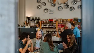 13.00 uur: Lunchen bij Petit Mercado