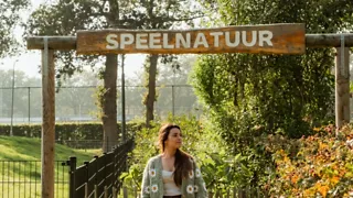 Blootvoets op ontdekking op het Blote-voeten-tuinpad in het Asserbos