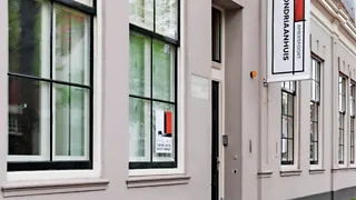 10:00 uur: Breng een bezoek aan Het Mondriaanhuis