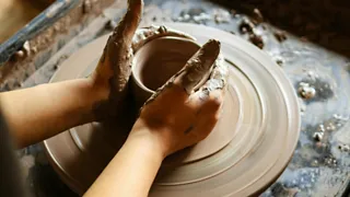 Creatieve workshop keramiek beschilderen bij de Keramiekfabriek