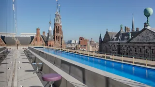 Toosten boven de stad bij W Lounge