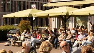 18:00 uur: geniet van een diner op het sfeervolste terras van Den Bosch
