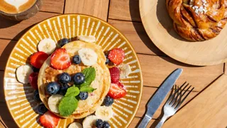10:00 uur: Koffie en een smoothiebowl bij Blue Zone Espresso