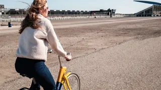 14:00 uur: Bezoek het iconische Circuit van Zandvoort