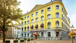 17:30 uur: Vorstelijk dineren bij restaurant Hotel Des Indes