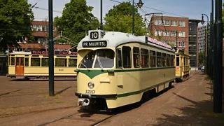 Oude trams spotten bij het Haags Openbaar Vervoer Museum