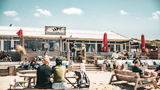 Jouw sportieve stranddag begint bij Down Under Beach