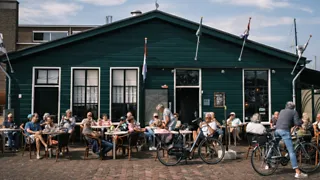 10:00 uur: Koffie en chocomel bij café Bij Tante Nel