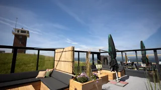 12:00 uur: Lunchen aan zee bij Nogal Wiedus