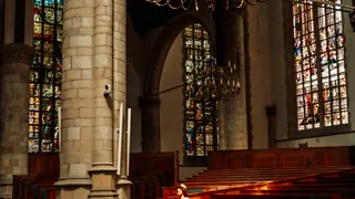 16:00 uur: Bezoek de eeuwenoude Sint-Janskerk