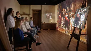 Stap in het leven van de meesterschilder tijdens de Rembrandt-wandeling in Leiden