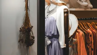 ONDER de LINDE - Originele vintage & designerkleding