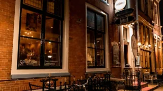 17:30 uur: Diner bij Eetcafé Spinoza Leeuwarden