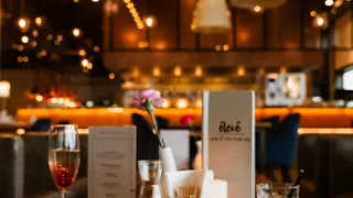 Culinaire hoogtepunten beleven in restaurant élevé