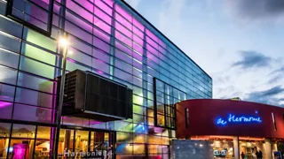 20:00 uur: Bezoek Stadsschouwburg De Harmonie