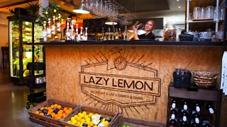 12:30 uur: Lunchen bij Lazy Lemon
