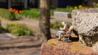 11:00 uur: Op zoek naar mini-mensen tijdens een stadswandeling